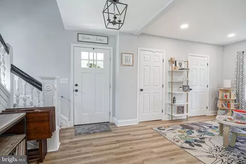 Entry Way - 42 Evergreen Ave, Pitman, NJ 08071 photo 1 of 6