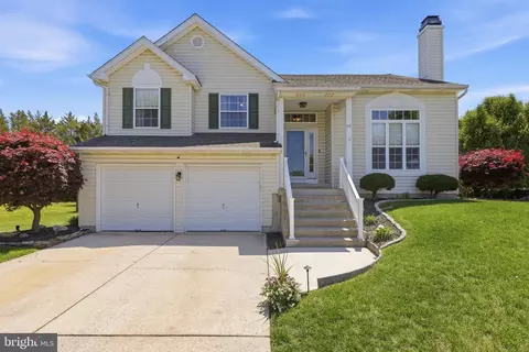 28 Derby Dr, Sewell, NJ 08080
