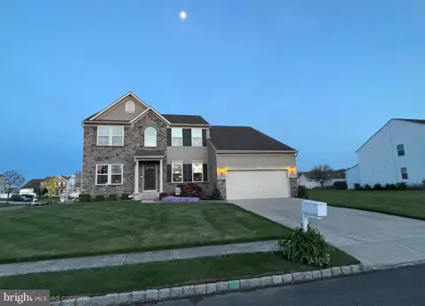 314 Carriage Dr, Mount Royal, NJ 08061