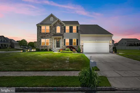314 Carriage Dr, Mount Royal, NJ 08061
