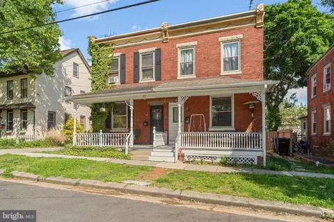 22 Laurel St, Woodbury, NJ 08096