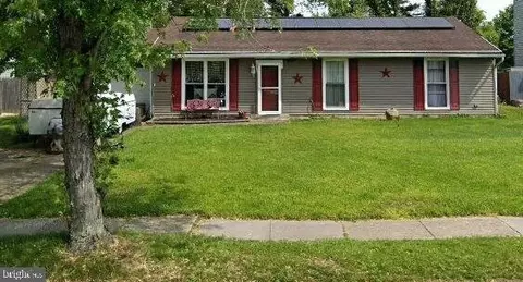 11 Regulus Dr, Blackwood, NJ 08012