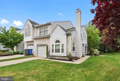 308 Lake Side Dr, Swedesboro, NJ 08085