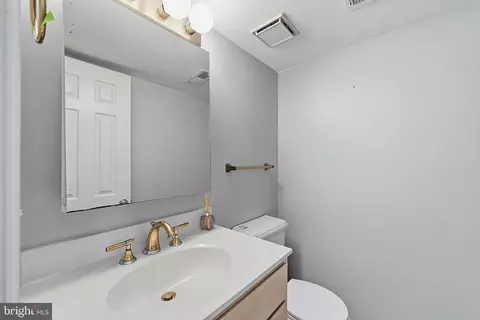 Bath - 9 Turner Ct, Sewell, NJ 08080 photo 1 of 3