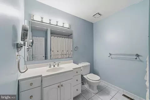 Bath - 9 Turner Ct, Sewell, NJ 08080 photo 3 of 3