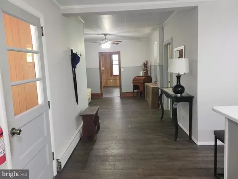 Entry Way - 19 Euclid Ave, Pitman, NJ 08071 photo 2 of 4