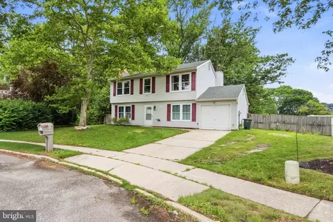 528 Denise Ct, Williamstown, NJ 08094