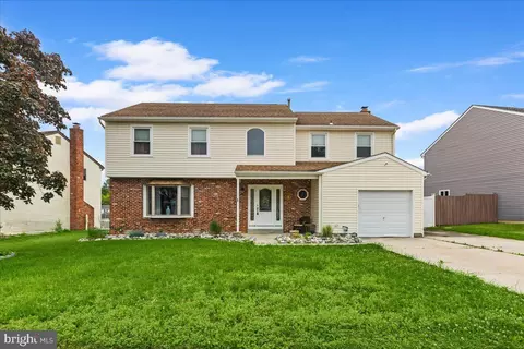 70 Twin Ponds Dr, Sewell, NJ 08080
