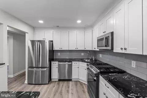 68 Ginger Dr, West Deptford, NJ 08086