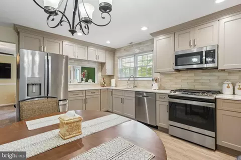 Kitchen - 7 Fairmount Dr, Sicklerville, NJ 08081 photo 2 of 2