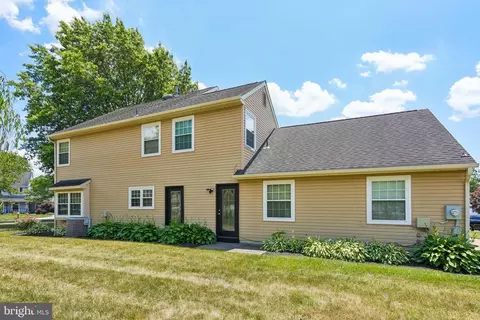 Exterior - 7 Fairmount Dr, Sicklerville, NJ 08081 photo 5 of 6