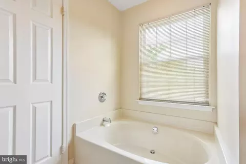 Entry Way - 7 Fairmount Dr, Sicklerville, NJ 08081 photo 2 of 2