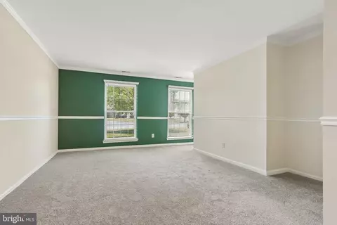 Living - 7 Fairmount Dr, Sicklerville, NJ 08081 photo 2 of 4
