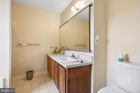 Bath - 7 Fairmount Dr, Sicklerville, NJ 08081 photo 4 of 4