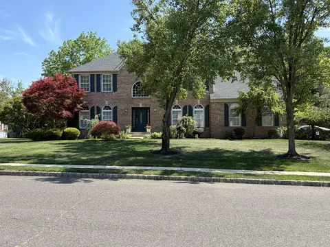 2 Carrington Ct, Sewell, NJ 08080