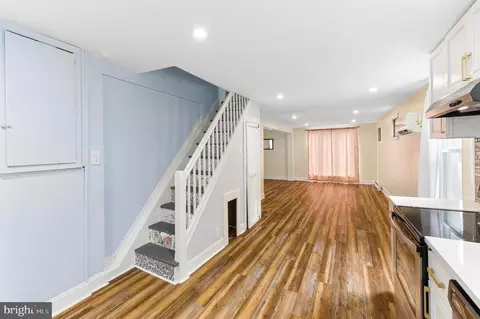 Entry Way - 402 Wesley Ave, Pitman, NJ 08071 photo 4 of 6