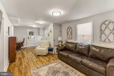 Entry Way - 409 Wesley Ave, Pitman, NJ 08071 photo 2 of 5