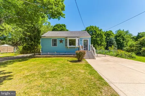 350 Lake Ave, Williamstown, NJ 08094