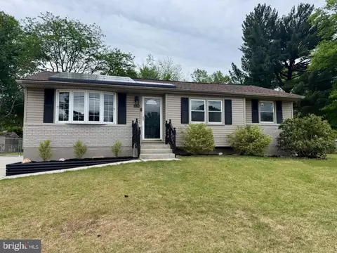 205 8th St, West Deptford, NJ 08086