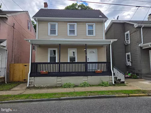 61 E Barber Ave, Woodbury, NJ 08096