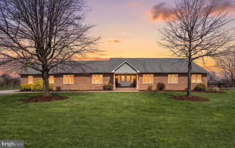 619 Sun Haven Dr, Clayton, NJ 08312