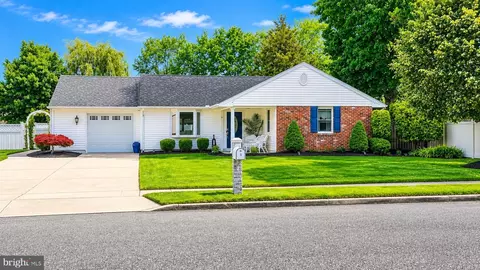 4 Bunker Hill Rd, Sewell, NJ 08080