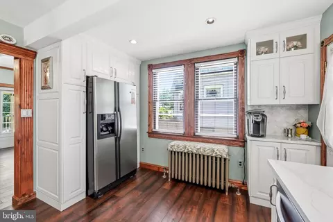 Entry Way - 160 Pitman Ave, Pitman, NJ 08071 photo 6 of 10