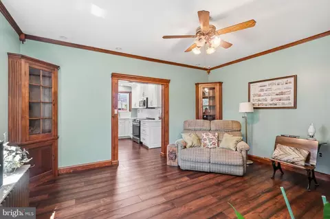 Living - 160 Pitman Ave, Pitman, NJ 08071 photo 5 of 7