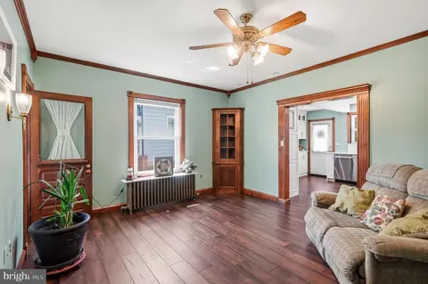 Living - 160 Pitman Ave, Pitman, NJ 08071 photo 4 of 7