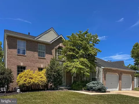 121 Treeline Dr, Woodbury, NJ 08096