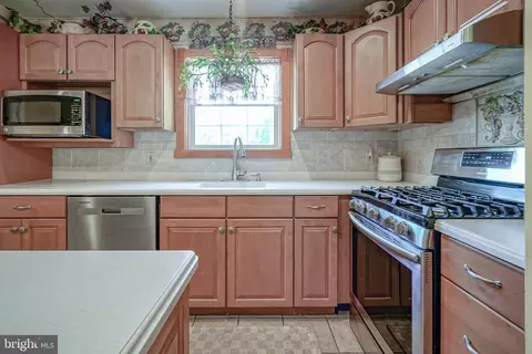 Kitchen - 156 E Wolfert Station Rd, Mickleton, NJ 08056 photo 1 of 3