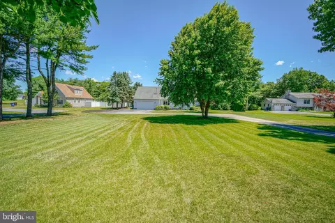 Exterior - 156 E Wolfert Station Rd, Mickleton, NJ 08056 photo 3 of 13