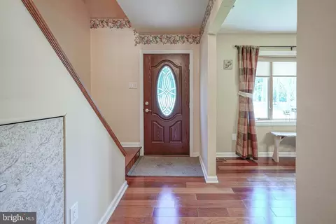 Entry Way - 156 E Wolfert Station Rd, Mickleton, NJ 08056 photo 1 of 4