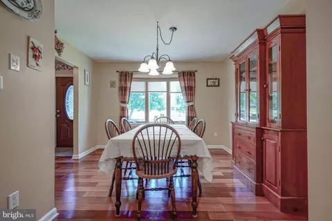 Dining - 156 E Wolfert Station Rd, Mickleton, NJ 08056 photo 2 of 2