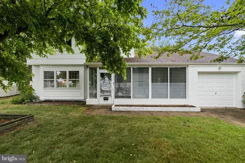 211 Swedesboro Ave, Gibbstown, NJ 08027
