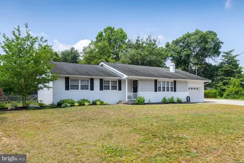 34 Glen Echo Ave, Swedesboro, NJ 08085