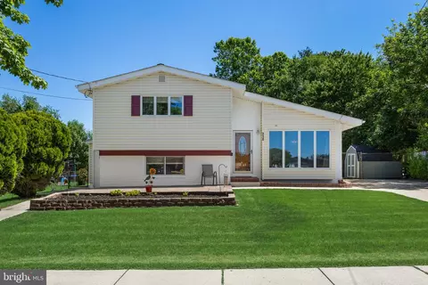 318 Lansing Dr, Mantua, NJ 08051
