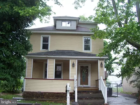 9 W Adams St, Paulsboro, NJ 08066