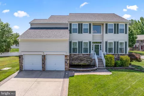 36 Hill Farm Way, Swedesboro, NJ 08085