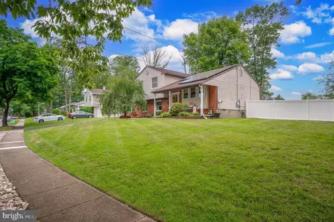 812 Jamestown Rd, Turnersville, NJ 08012