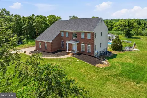 6 Sunset Ct, Swedesboro, NJ 08085