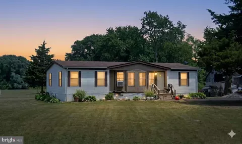 500 Orbanus Ln, Williamstown, NJ 08094