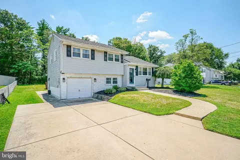 34 Ash Ave, West Deptford, NJ 08096
