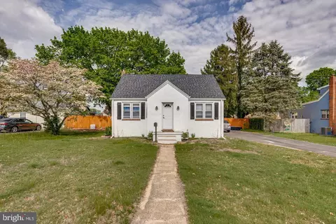 319 Pine St, Williamstown, NJ 08094