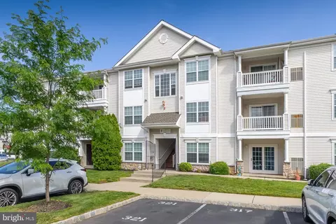 85 Highbridge Ln, West Deptford, NJ 08086