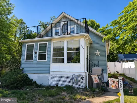 765 Chestnut Ave, Woodbury Heights, NJ 08097