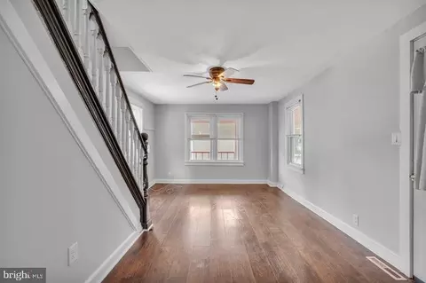 Entry Way - 203 East Ave, Pitman, NJ 08071 photo 2 of 5