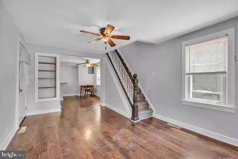 Entry Way - 203 East Ave, Pitman, NJ 08071 photo 1 of 5