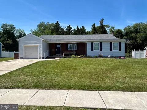 263 Forrest Dr, Blackwood, NJ 08012