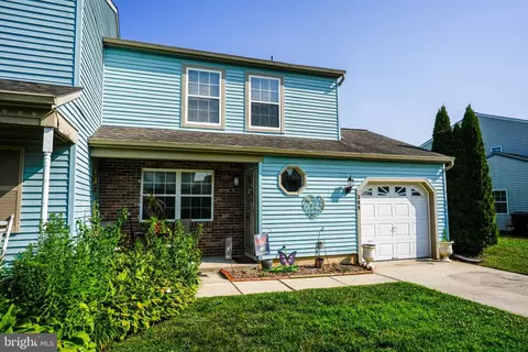 309 Stonehouse Ln, Mullica Hill, NJ 08062